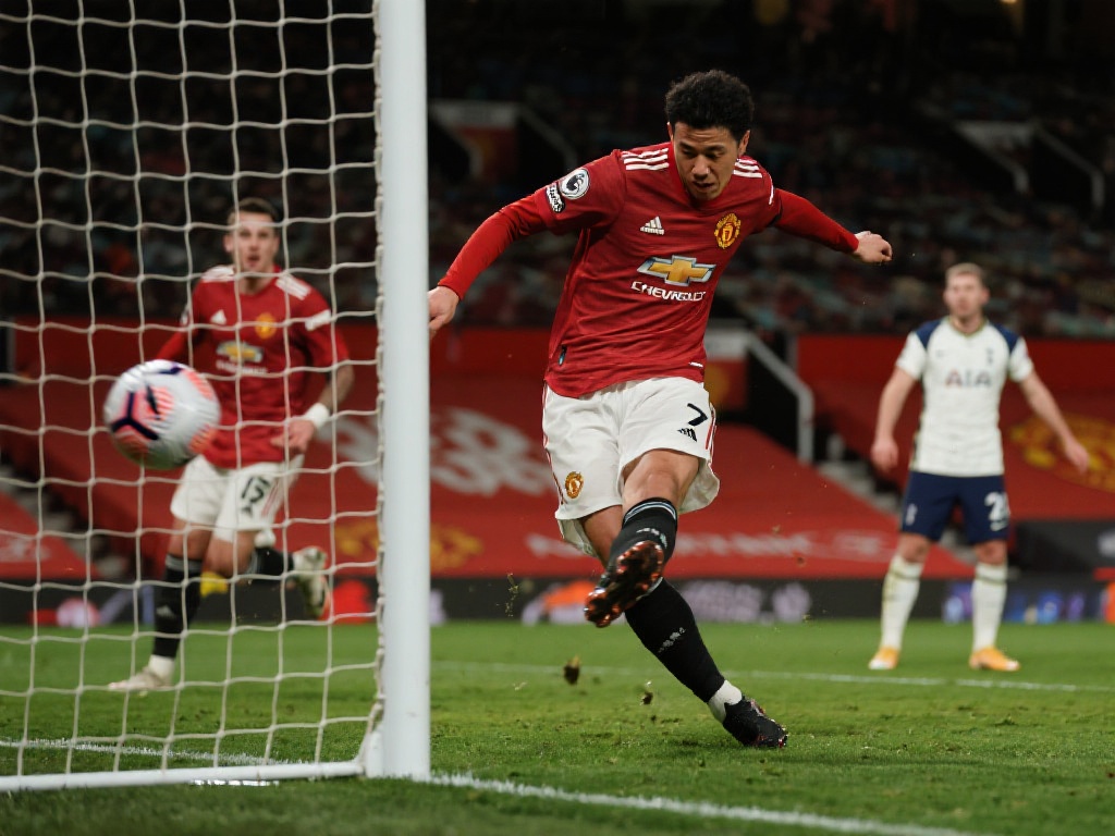 晨队加冕 晨队加冕